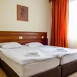 Elina Hotel