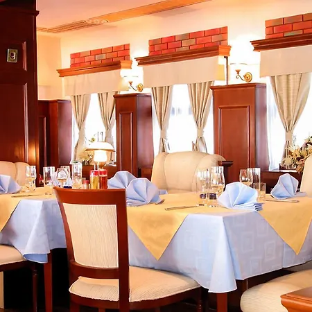 Hotel Elina 3*