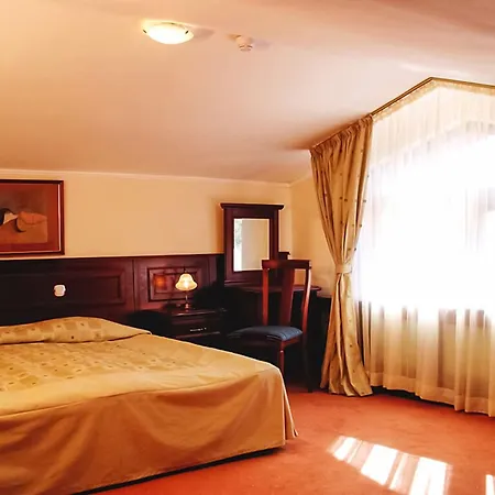 Elina Hotel