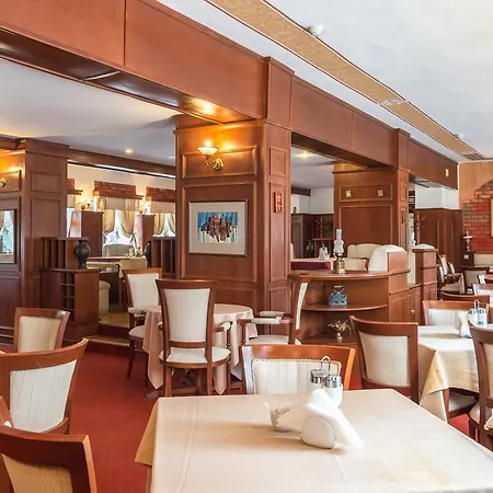 Hotel Elina 3*